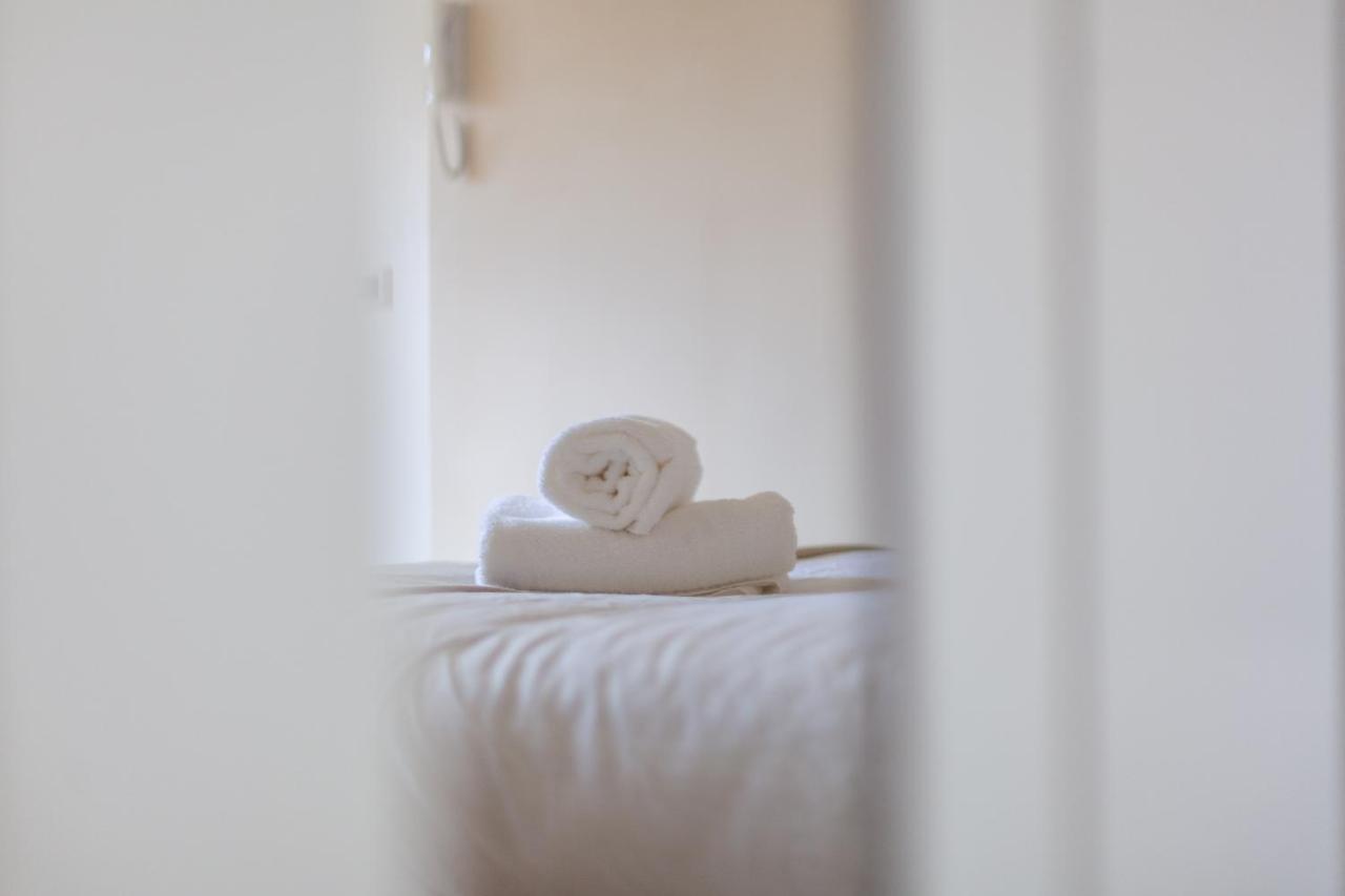 Lovely Studio Flat In Wimbledon W/ Free Parking Londra Dış mekan fotoğraf