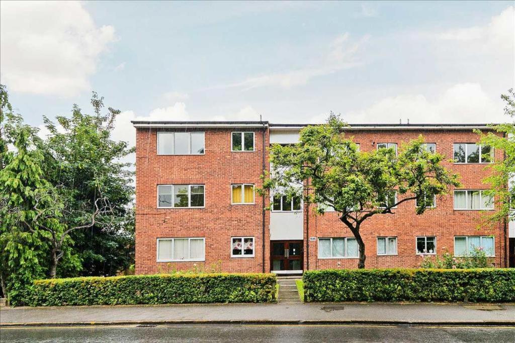 Lovely Studio Flat In Wimbledon W/ Free Parking Londra Dış mekan fotoğraf